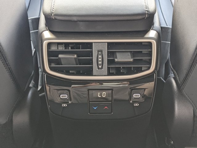 Vehicle image 19 of 36