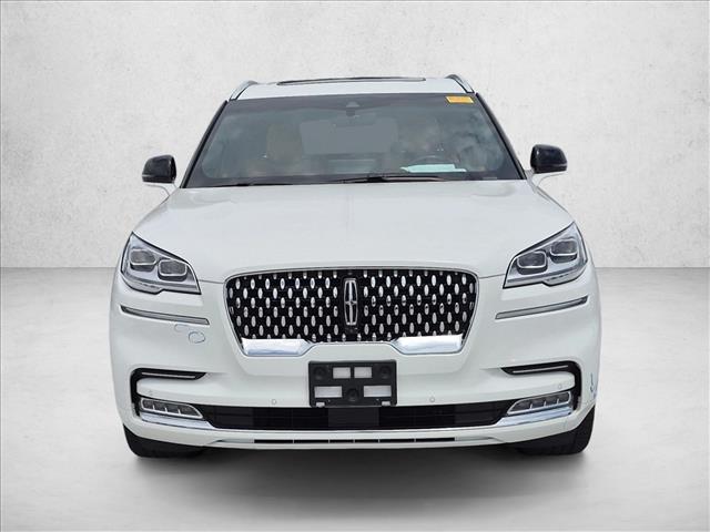 2023 Lincoln Aviator Black Label Image 2 of 28