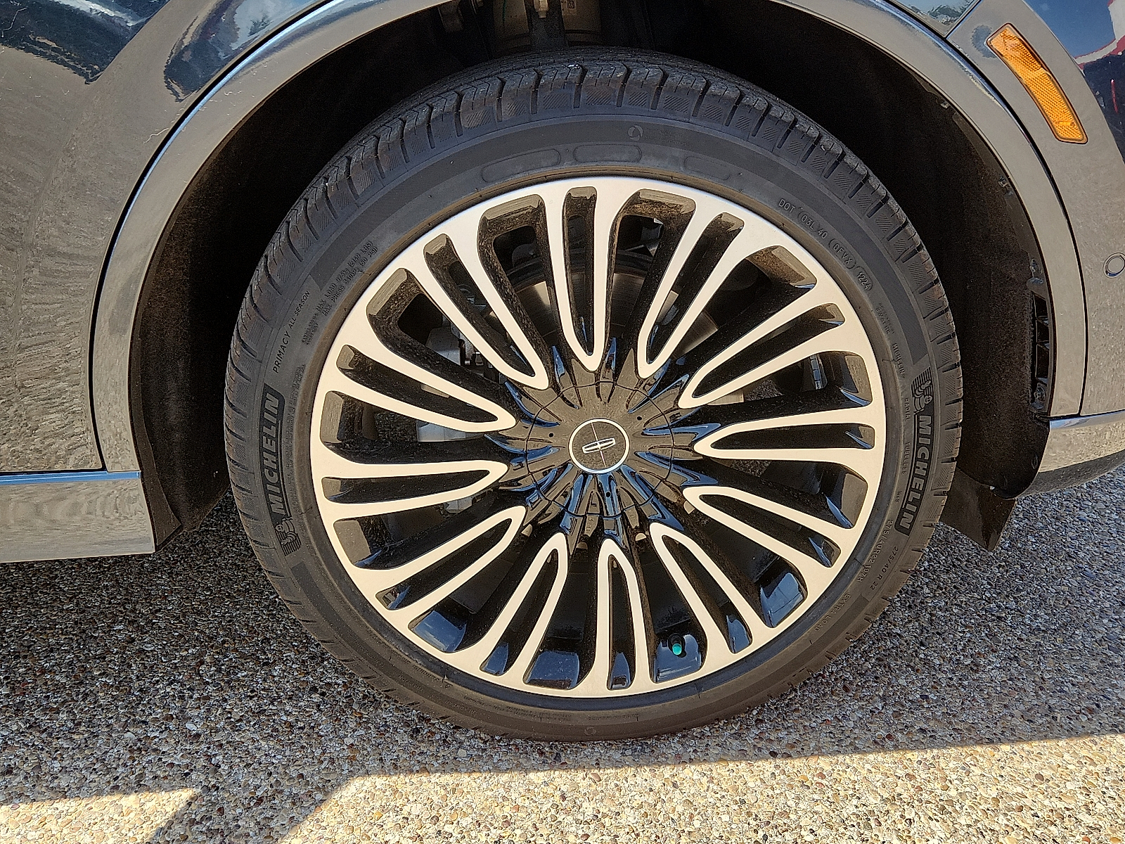 Vehicle image 6 of 25
