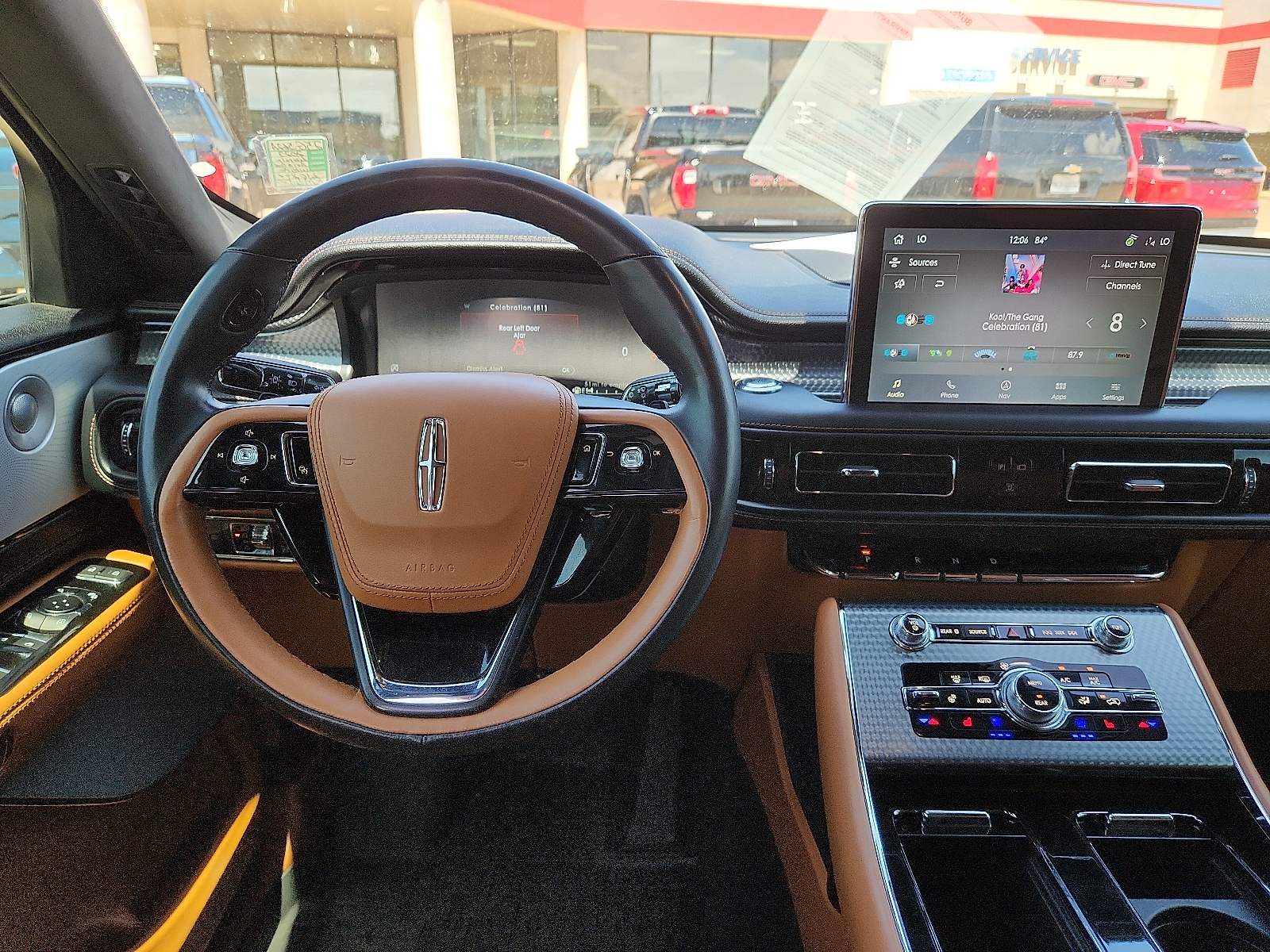 Vehicle image 10 of 25