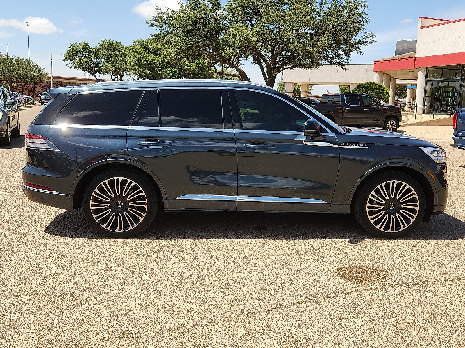 Vehicle image 2 of 25