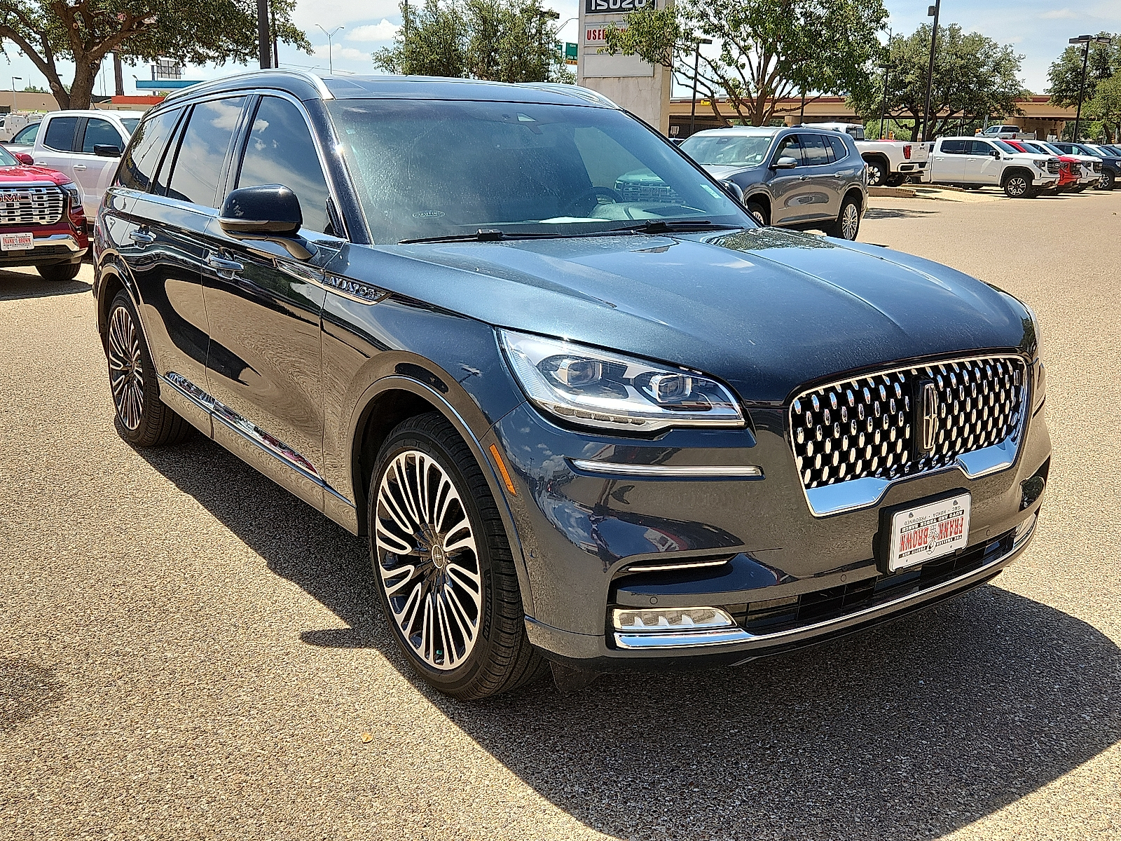 Vehicle image 23 of 25