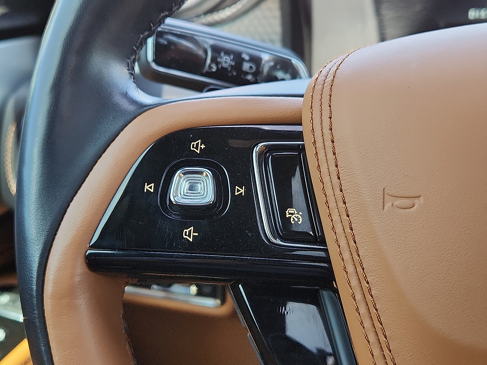 Vehicle image 24 of 25