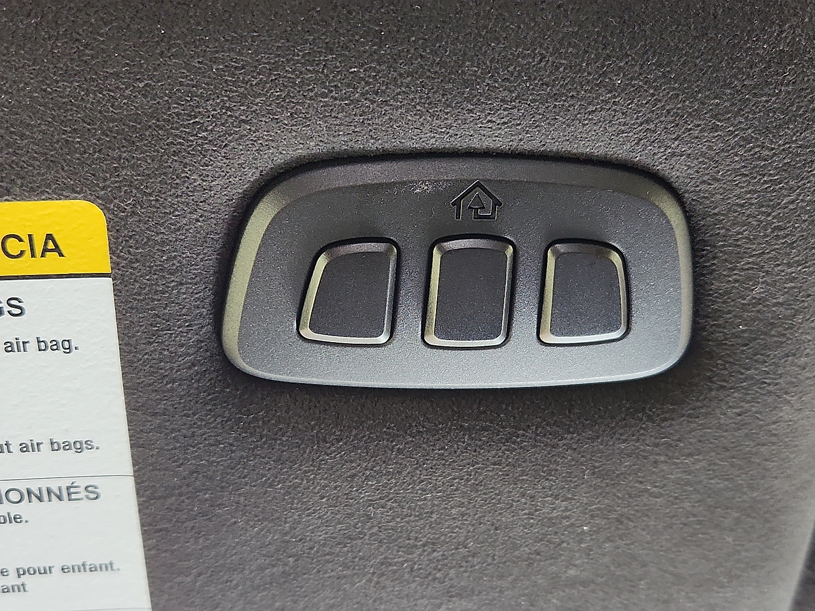 Vehicle image 16 of 25