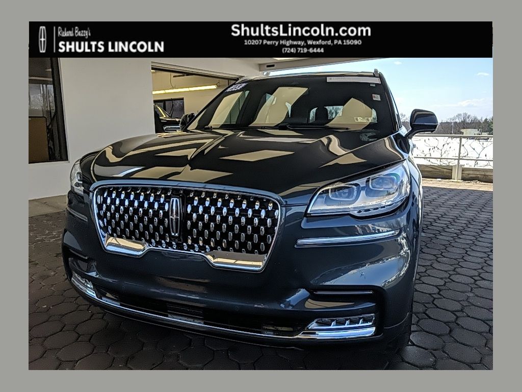 2023 Lincoln Aviator Black Label Image 2 of 30
