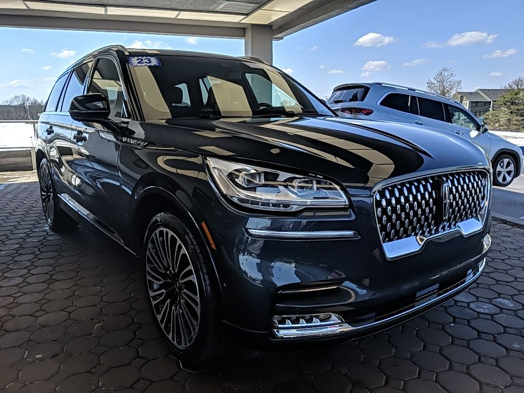 2023 Lincoln Aviator Black Label Image 1 of 30