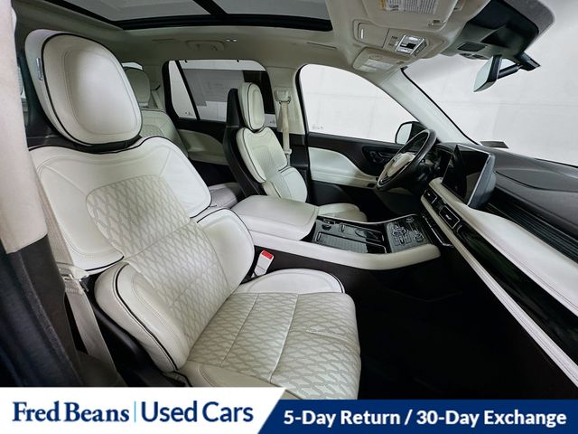 2023 Lincoln Aviator Black Label Image 14 of 36