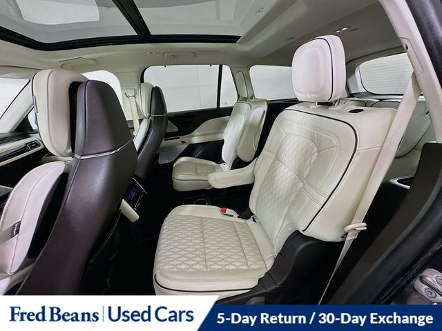 2023 Lincoln Aviator Black Label Image 15 of 36