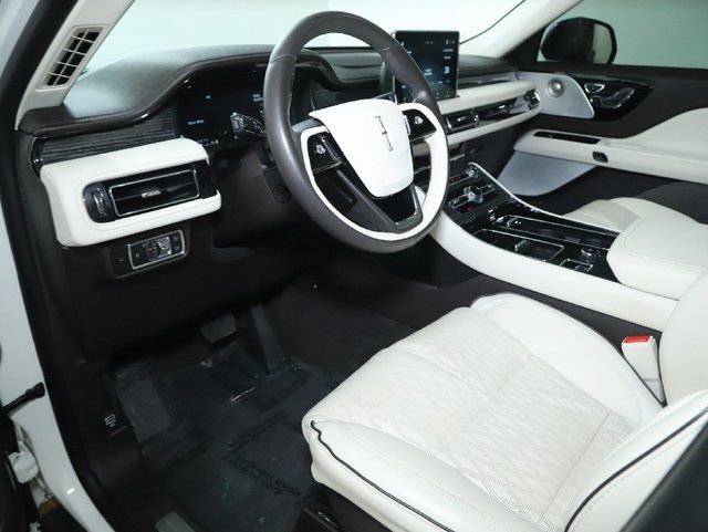 2023 Lincoln Aviator Black Label Image 28 of 48