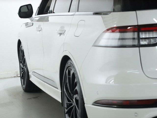 2023 Lincoln Aviator Black Label Image 36 of 48
