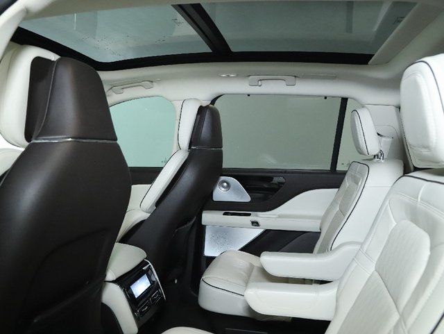 2023 Lincoln Aviator Black Label Image 25 of 48