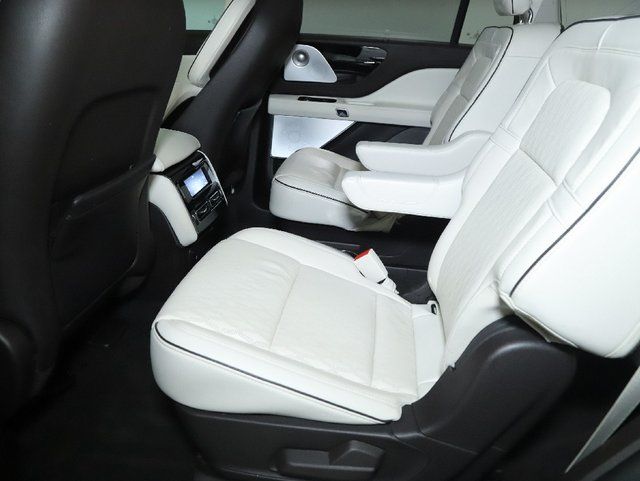 2023 Lincoln Aviator Black Label Image 42 of 48
