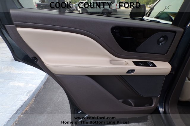 Vehicle image 20 of 29