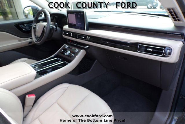 Vehicle image 25 of 29