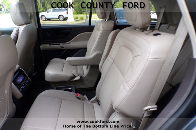 Vehicle image 17 of 29