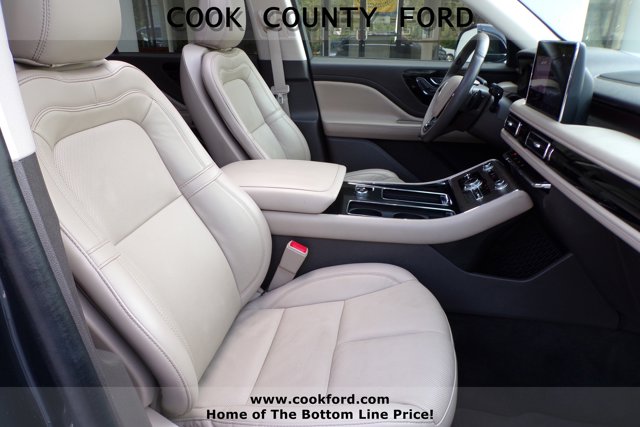 Vehicle image 24 of 29