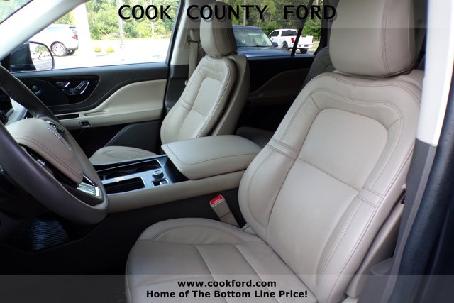 Vehicle image 10 of 29