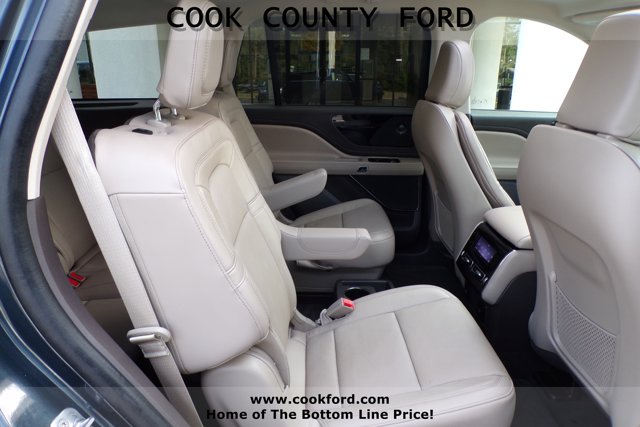 Vehicle image 21 of 29