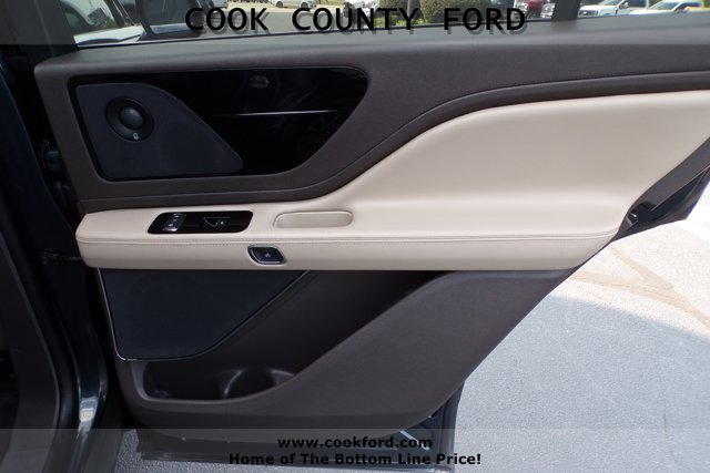 Vehicle image 23 of 29