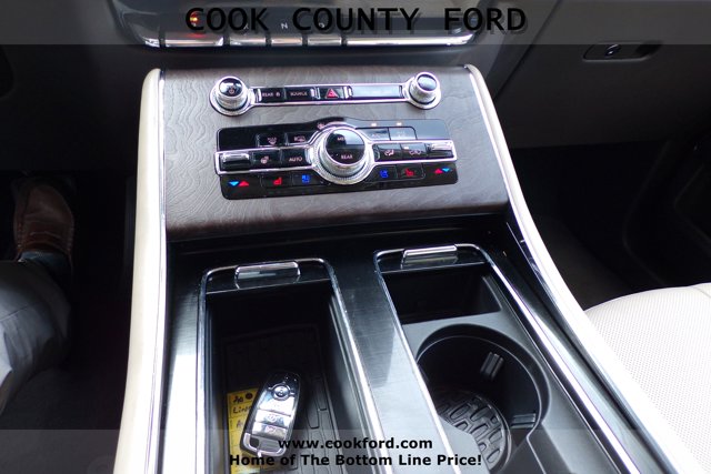 Vehicle image 13 of 29