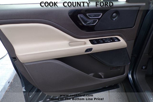 Vehicle image 16 of 29