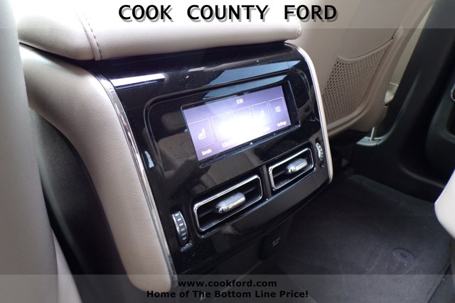 Vehicle image 18 of 29