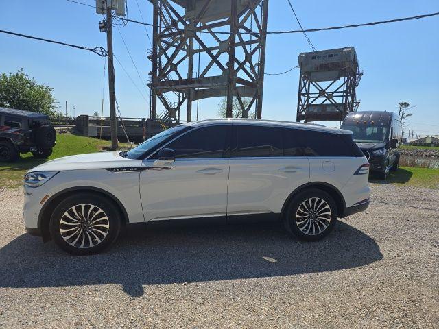 Vehicle image 8 of 19