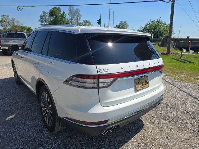 Vehicle image 6 of 19