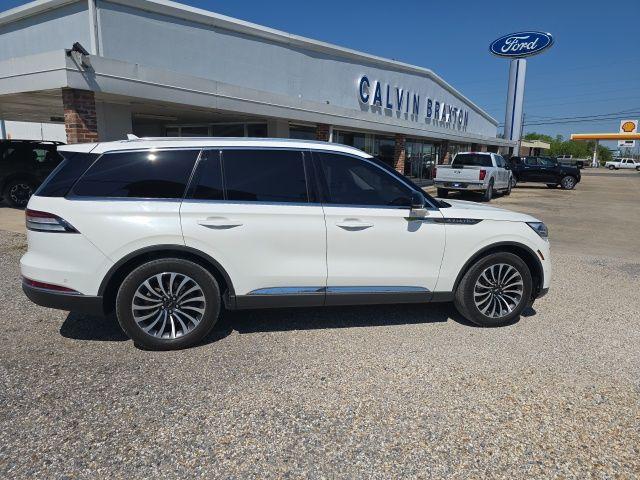 Vehicle image 4 of 19