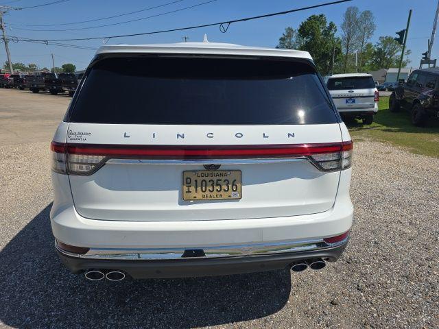 Vehicle image 7 of 19