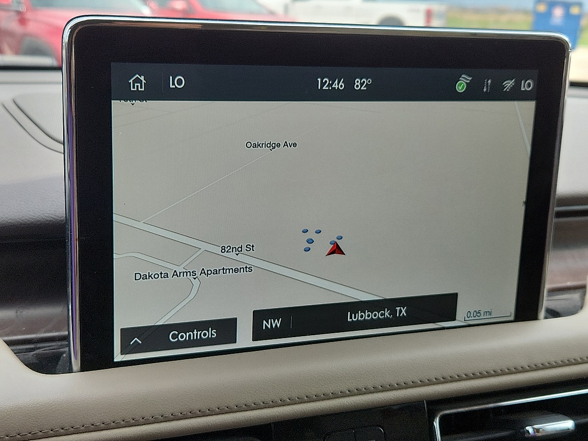 Vehicle image 9 of 12
