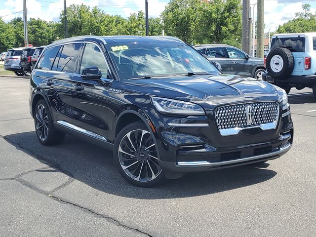 2023 Lincoln Aviator Reserve Image 3 of 29