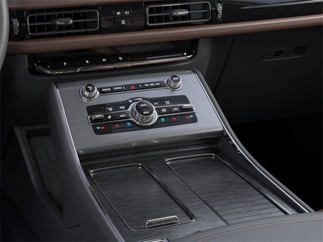 Vehicle image 15 of 22
