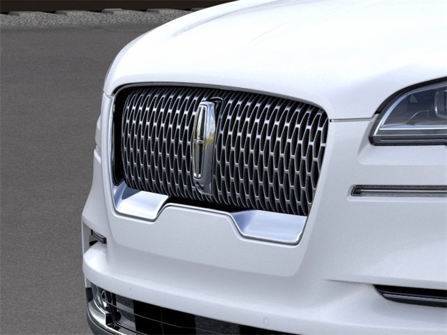 Vehicle image 17 of 22
