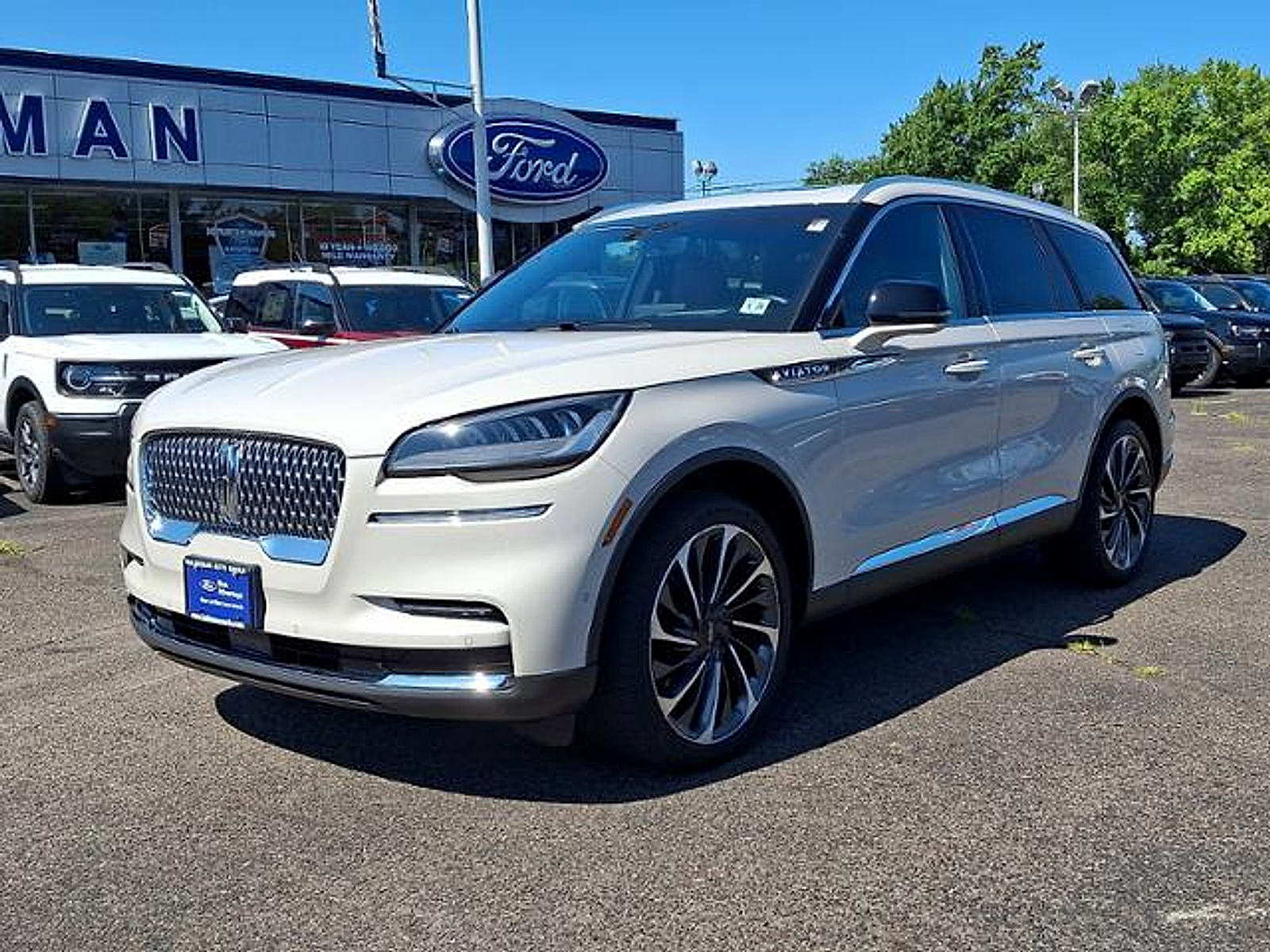 2023 Lincoln Aviator Reserve Image 1 of 18
