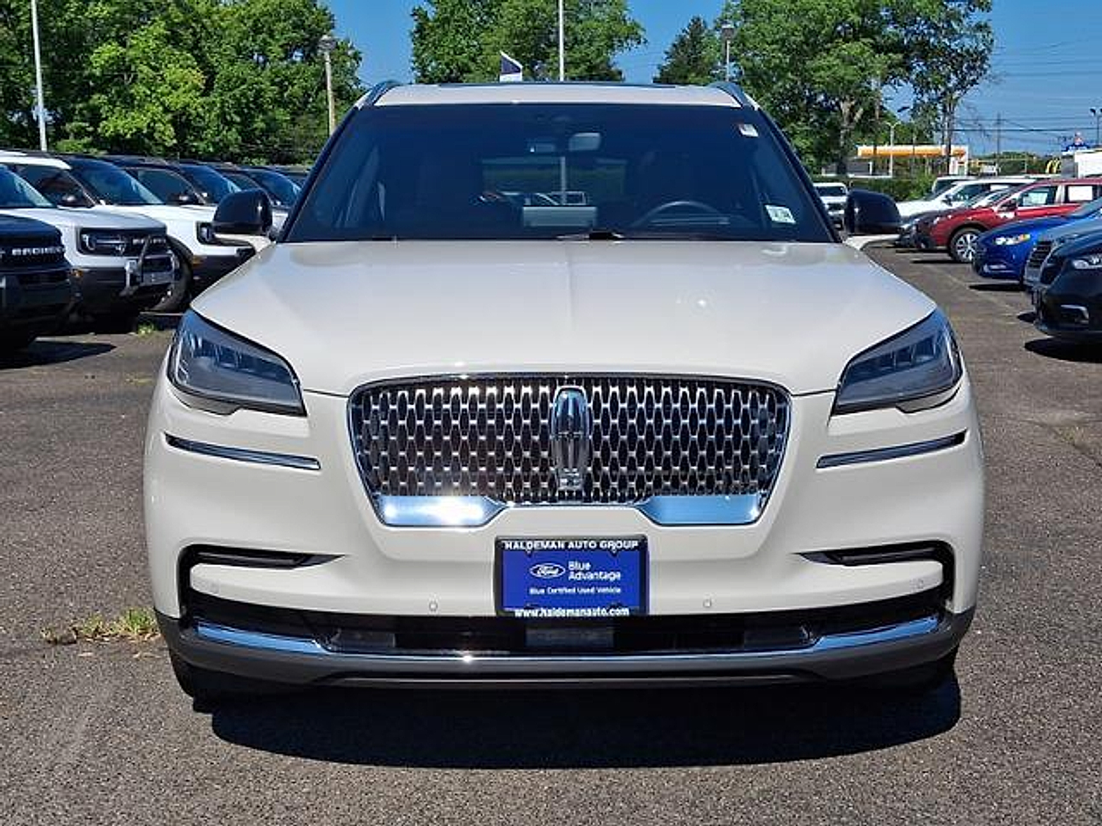 2023 Lincoln Aviator Reserve Image 2 of 18