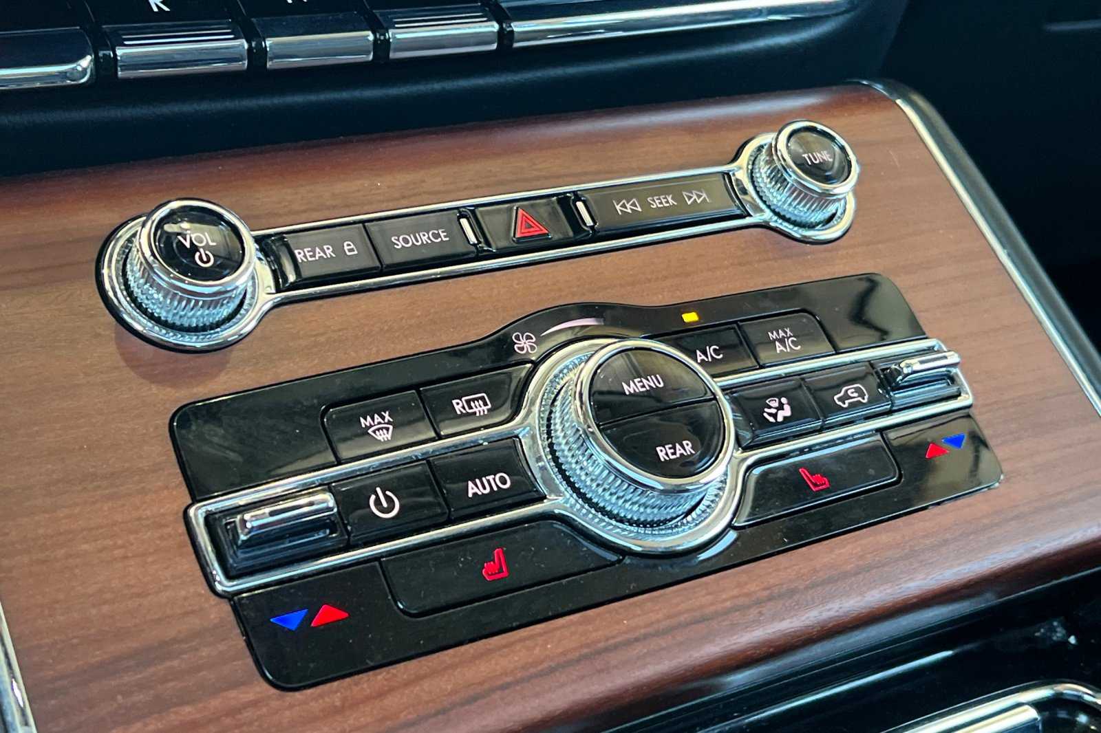 Vehicle image 19 of 29