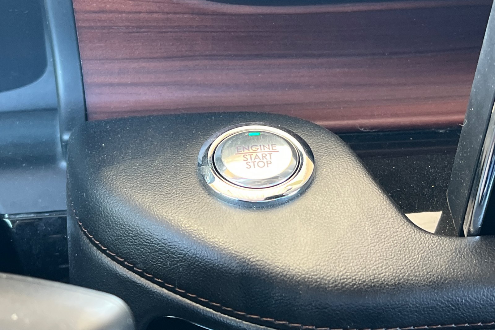 Vehicle image 21 of 29