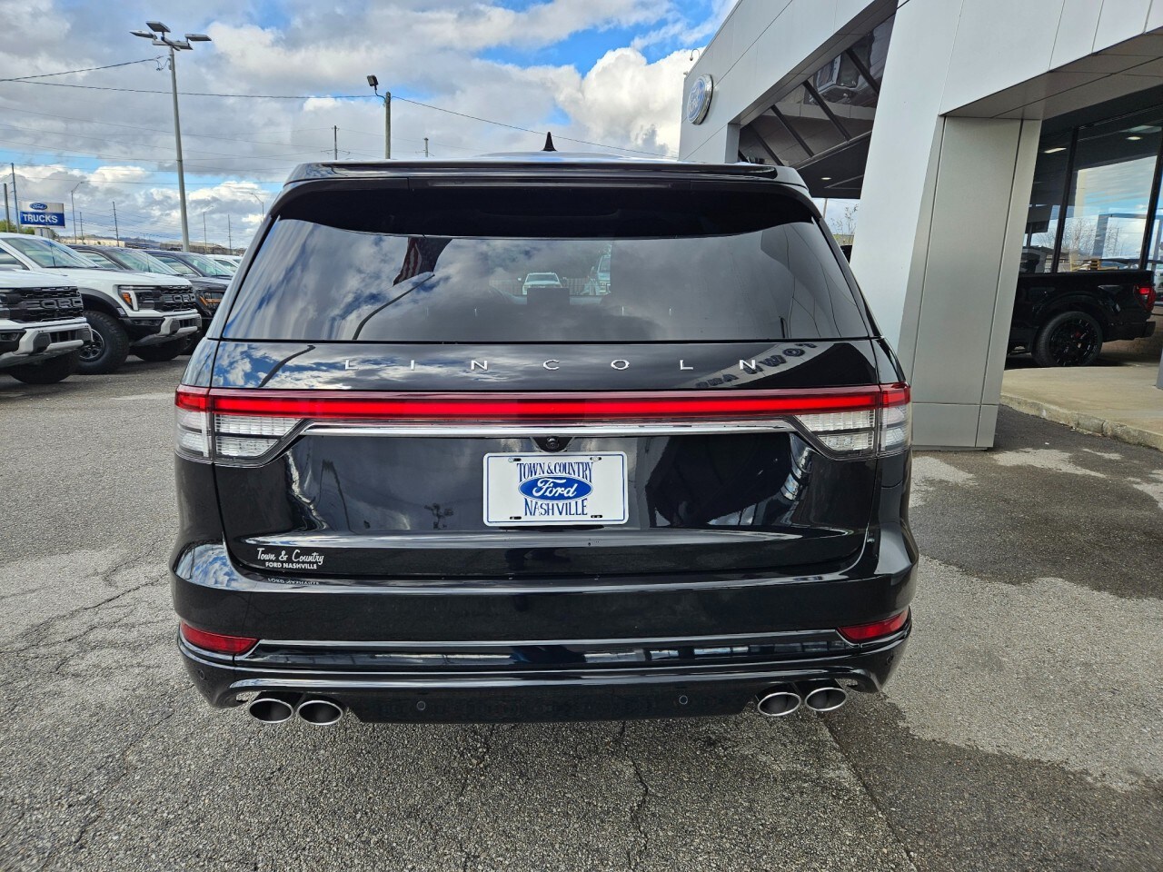 2023 Lincoln Aviator Reserve Image 11 of 32