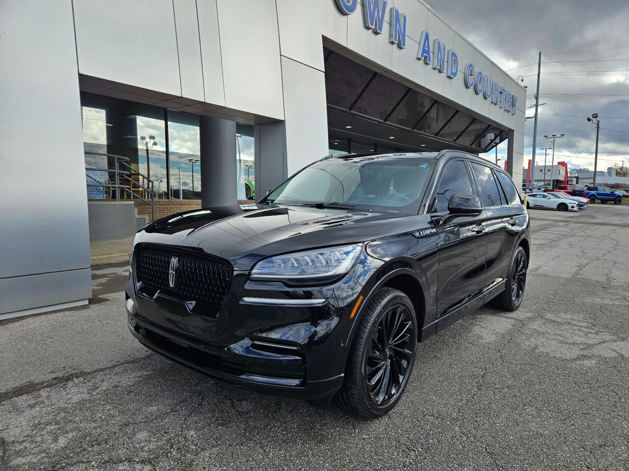 2023 Lincoln Aviator Reserve Image 1 of 32