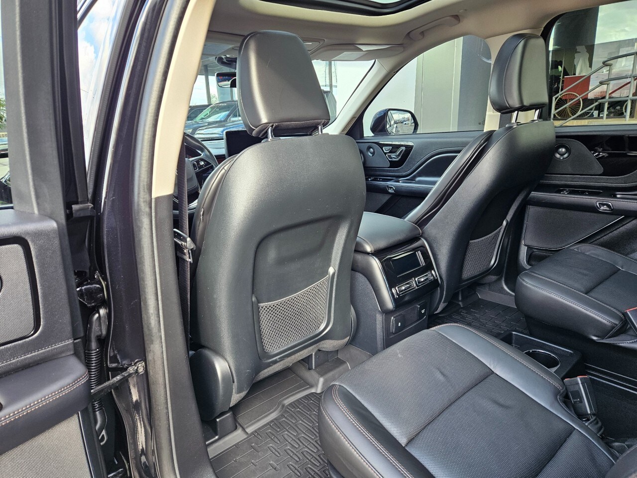 2023 Lincoln Aviator Reserve Image 18 of 32