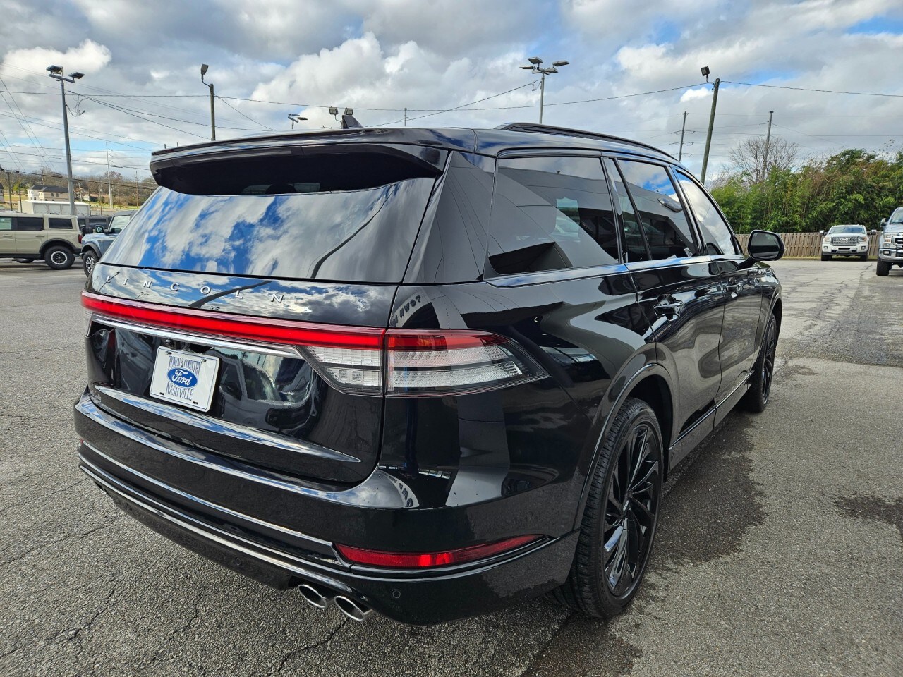 2023 Lincoln Aviator Reserve Image 6 of 32