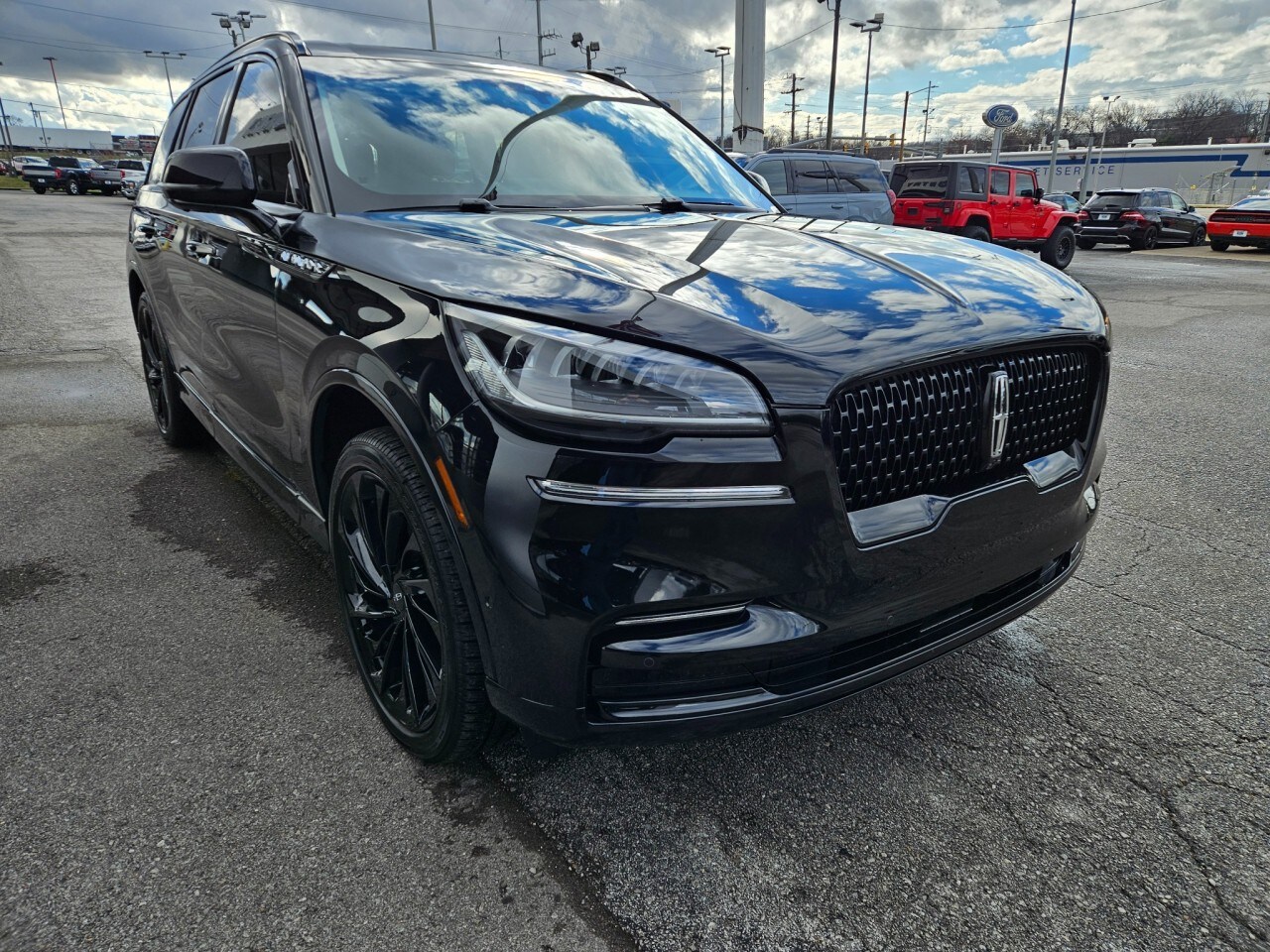 2023 Lincoln Aviator Reserve Image 4 of 32