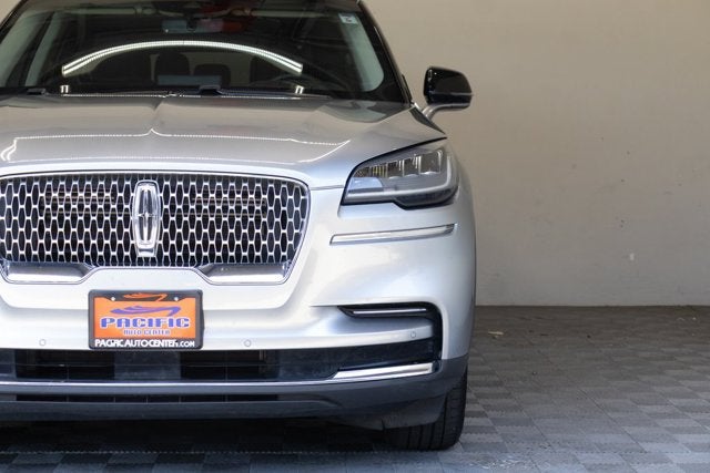 2023 Lincoln Aviator Standard Image 3 of 40