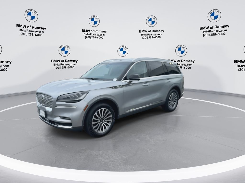 2023 Lincoln Aviator Standard Image 1 of 29
