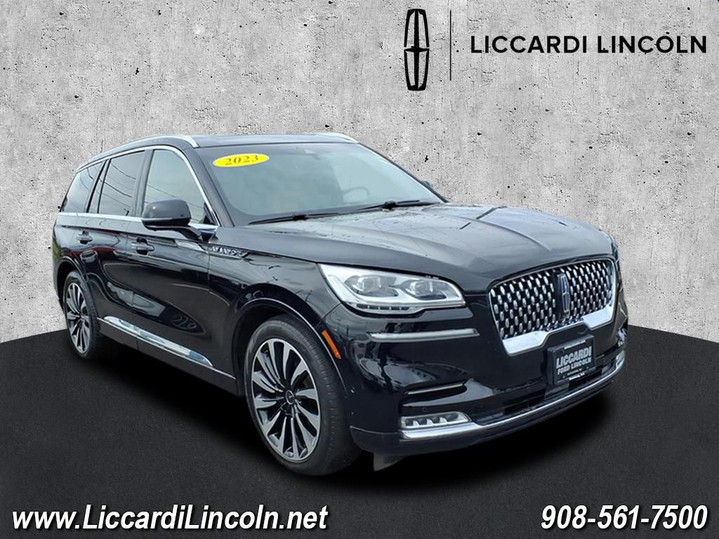 2023 Lincoln Aviator Black Label Grand Touring Image 3 of 25