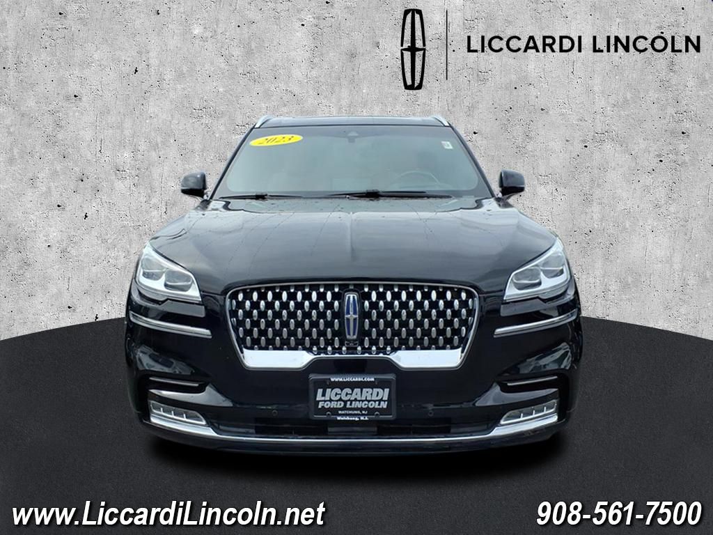 2023 Lincoln Aviator Black Label Grand Touring Image 2 of 25