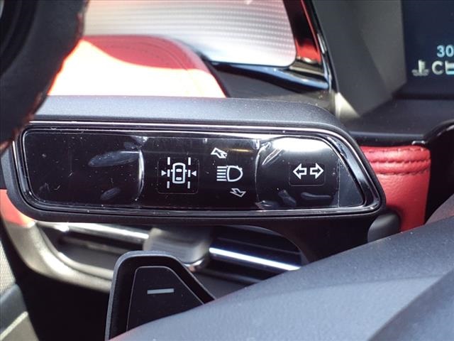 Vehicle image 25 of 29