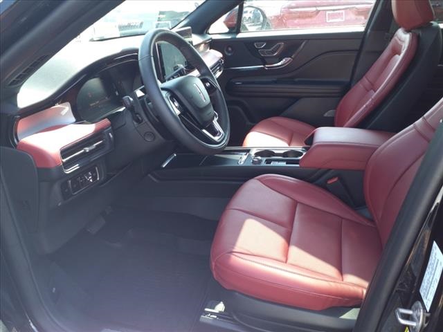 Vehicle image 10 of 29