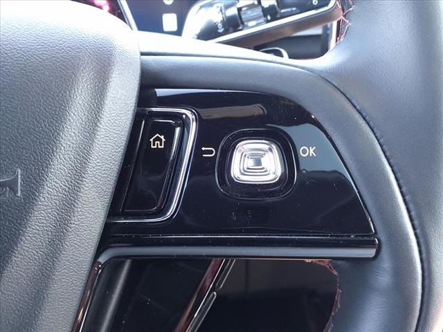 Vehicle image 24 of 29